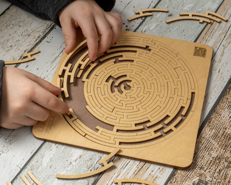 Quest Puzzles - 3 utfordrende puslespill uten motiv