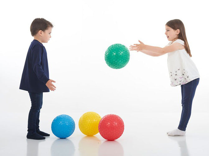 Easygrip-baller for barn 4-pakning - gripevennlig overflate