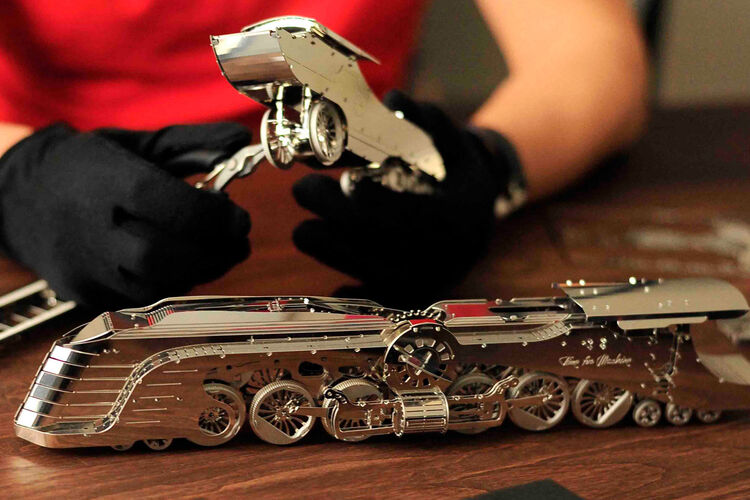 Time for machine byggesett metall voksne: Dazzling Steamliner damptog