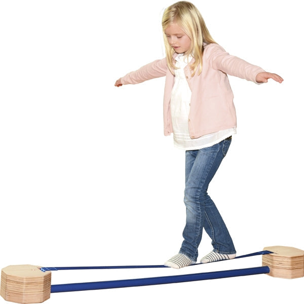 Slacktrack - balanseline for barn