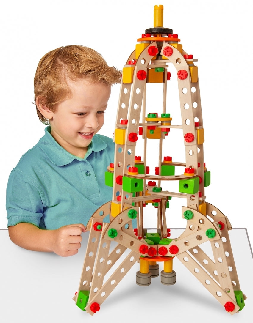 EH Constructor byggesett av tre Rakett