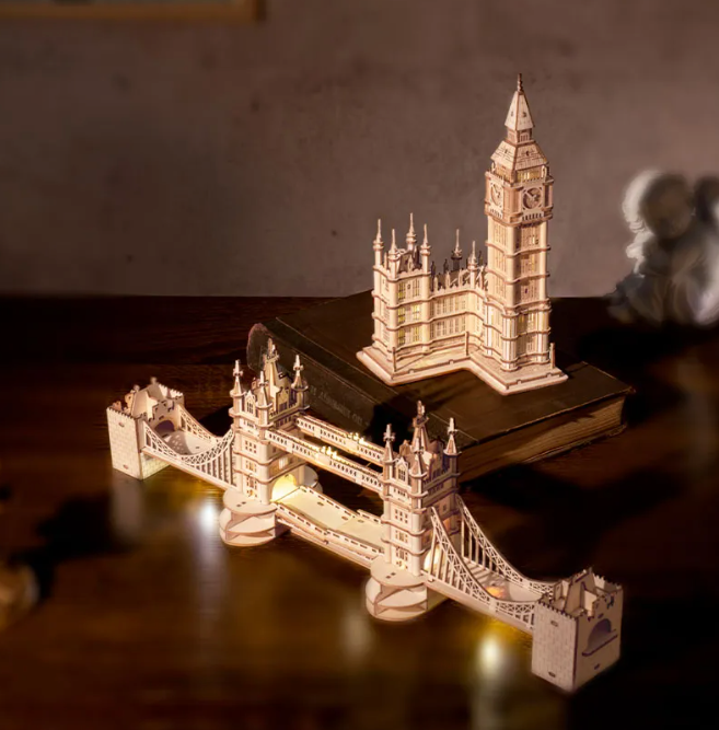 Rolife 3D puslespill av tre: Big Ben med innlagt lys