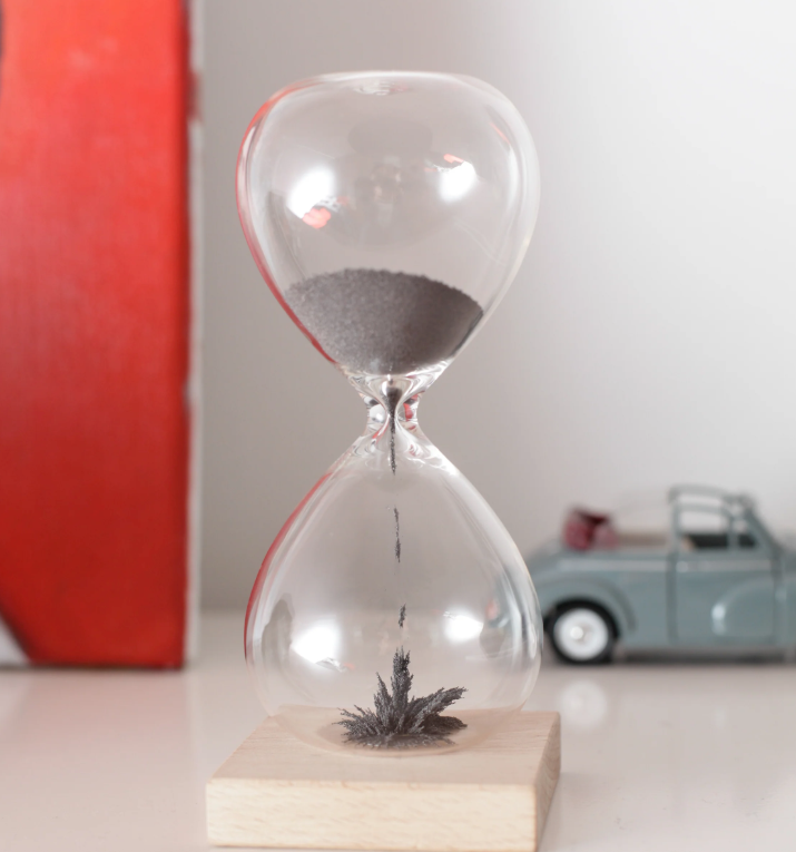 Magnetisk timeglass - la deg fascinere