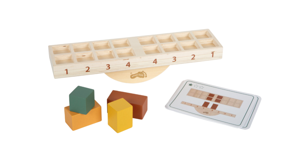 Montessori balanseleke av tre