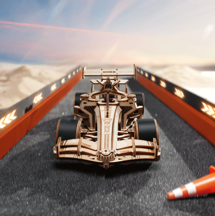 Robotime trebyggesett for voksne: Formel 1 racerbil