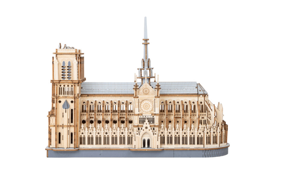 Robotime trebyggesett for voksne: Notre Dame-katedralen