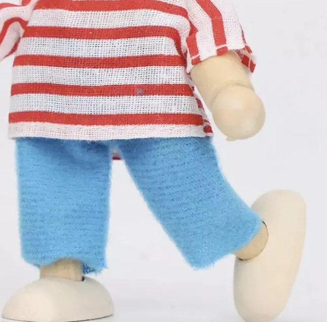 Dukkefamilie med fleksible ledd