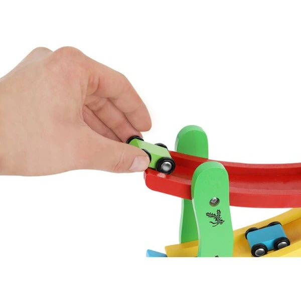 Bilrulle av tre med 4 biler