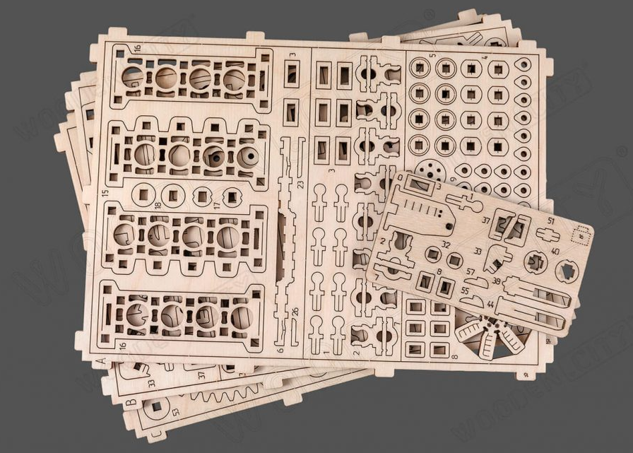 Wooden City byggesett av tre: V8-motor med bevegelige deler