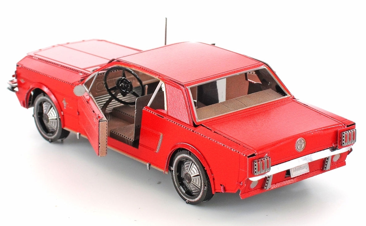 Byggesett metall for voksne: Ford Mustang Coupe Red 1965