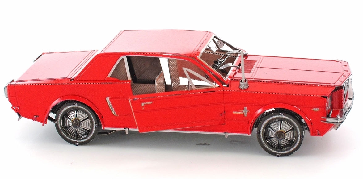 Byggesett metall for voksne: Ford Mustang Coupe Red 1965